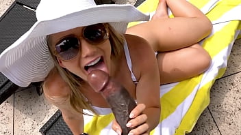 Pornub oral no calor do verão carioca
