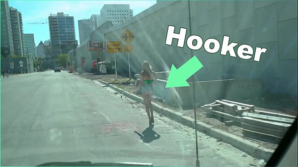 Novinha puta na rua fazendo sexo gostoso dentro da van