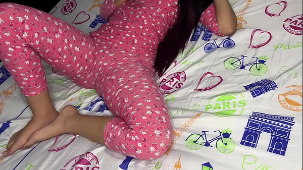 Filme pornô amador com prima rabuda dando sua buceta