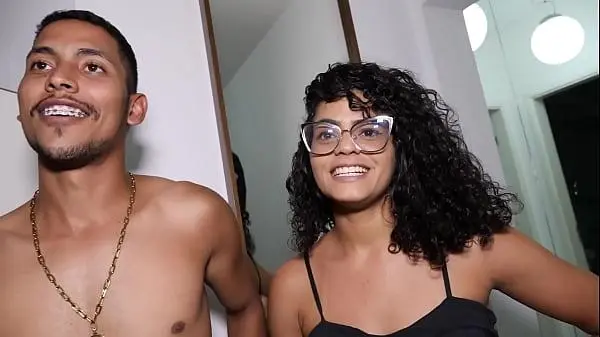Amadora brasileira safada dando seu cu com força e gemendo alto